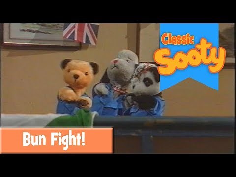 Classic Sooty: More Exploding Bun Mess!