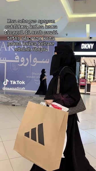 Keanggunan Abaya di Arab Saudi