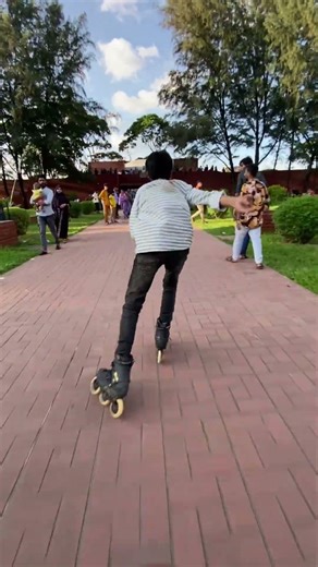 #publicreaction #skating #status #youtubeshorts #sobujskating35 #viralshort