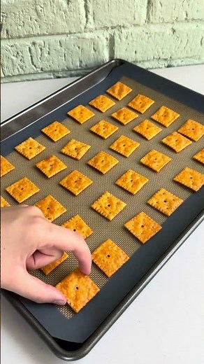 Cheez-It Candy Bites