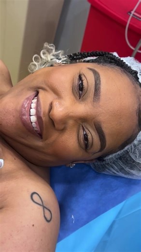 Goals Plastic Surgery on Instagram: "Live Surgery with the lovely Dr.Z in our Atlanta Location with @tashapagelockhart Flexscuplt Full-Abdomen with Jplasma"