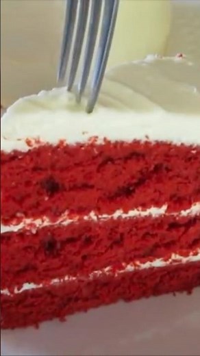 RED VELVET CAKE 😋 So YUMMY 😍 #food #baking #homemade #cake #recipe #tutorial #layeredcake