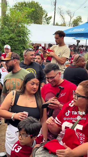 Frank Gore, steady, relentless, unforgettable. From your first thunderous yards with the Niners to every grind it out gain across the league, you carried more than just carries, you carried hope. We the roaring stands, the red and gold faithful, even those rival fans who secretly cheered thank you. Next Canton calls your name ❤️ • • • #FrankGoreLegacy #GoreGang #RunItBack #FaithfulForever #HOF26