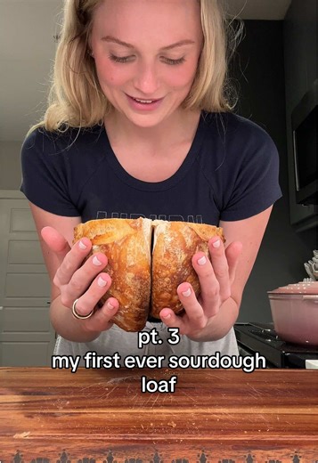 I think it’s a bit underfermented… but I’m happy!! 🍞👩🏼‍🍳 #sourdough #baking #sourdoughstarter #sourdoughbread