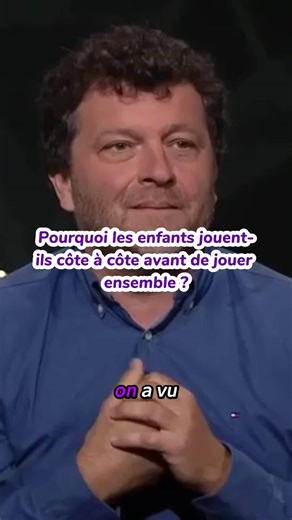 @evoluchild on Instagram: "🧠👶 Pourquoi votre enfant joue "à côté" des autres... sans jouer AVEC eux ? La scène que tous les parents connaissent : 🏖️ Deux enfants de 2 ans au parc. Chacun a son seau, son râteau. Ils sont côte à côte... mais ne se parlent pas, ne partagent pas. Vous vous demandez : "Il est égoïste ?" Rassurez-vous : c'est NORMAL ! 🎉 C'est le jeu parallèle, une étape neurodéveloppementale essentielle. Ce qui se passe dans leur cerveau : 🧠 Avant 3 ans, le cortex préfrontal (zon