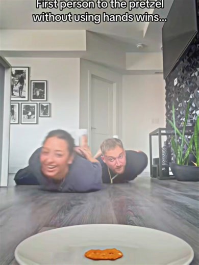 No-hands challenge 😂😂#fyp #funnnyvideos #tiktok #funny #challenge