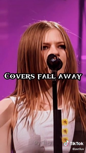 Avril Lavigne - Naked (Live 2003) Performance