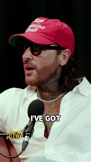 Sam’s unusual interview technique!! 👀 #stayingrelevant #podcast #samandpete @Samthompsonuk | Srpclipped