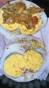 1.9M views · 11K reactions | 2 Yolk Boiled Egg With So Tasty Salad & Masala #BoiledEggStreetFood #BoiledEggSalad #BoiledEggMasalaStreetFood #reelsvideo #reelsfb | Ayan Alamin | Facebook