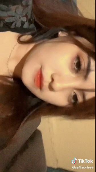 Understanding Indoor Photography with a Subject Focus