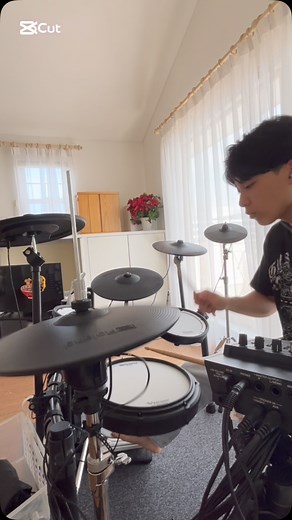 ともき on Instagram: "ハッピーエンドへの期待は マカロニえんぴつ drumcover 高校生 #ハッピーエンドへの期待は #マカロニえんぴつ #邦楽 #邦ロック #drum #drumcover #叩いてみた"