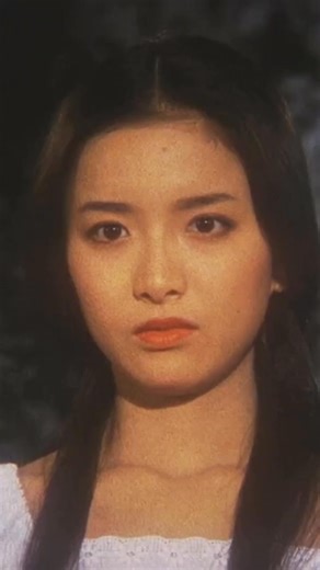 Nobuhiko Obayashi’s 1977 surrealist masterpiece HOUSE (aka HAUSU) is back for two late night encores on Feb 6-7 🎹🍉 Hoping to find a sense of connection to her late mother, Gorgeous takes a trip with her friends to visit her aunt’s ancestral house in the countryside. The girls soon discover that there is more to the old house than meets the eye. 🎟️: https://thefridacinema.org/movies/hausu-2/ 📹️: @exploitationandcia #house1977 #hausu #nobuhikoobayashi | The Frida Cinema