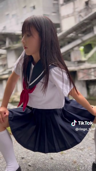 Sailor Stretch Cosplay Martial Arts Tutorial