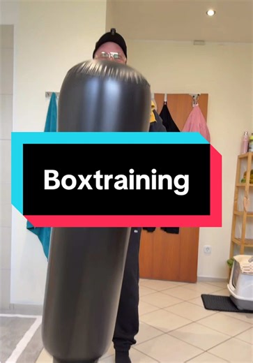 Boxtraining ohne Studio! Die aufblasbare Boxsäule ist schnell aufgebaut, platzsparend und perfekt für intensives Cardio- & Krafttraining zu Hause. #homefitness #boxsack #fitathome #trainhard #fitnessdeal