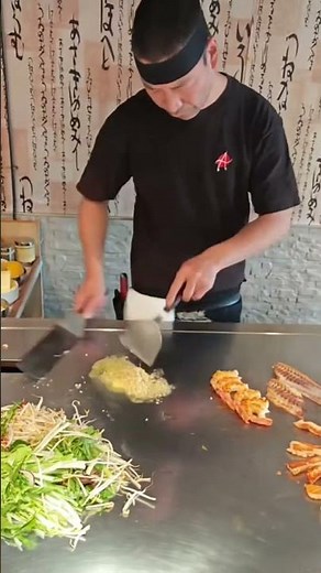 His secret teppanyaki sauce recipe will make you drool! 🌶️🤤 #teppanyaki