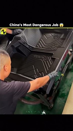 The most dangerous job in China! 😱