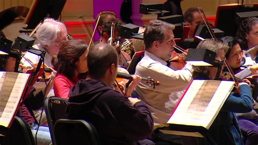Cincinnati Pops usher in Christmas with Holiday Pops concert