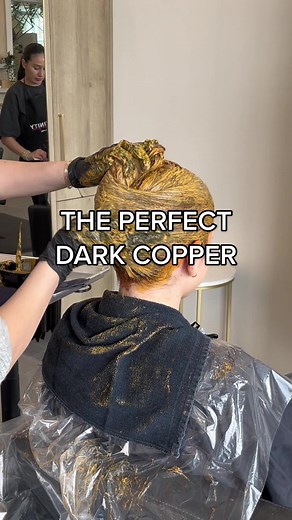 the dark copper we all needed to see #copperhair #copper #hairtrends #hair #hairstylist #hairstyle #hairstylist #copperhairtransformation