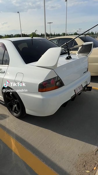 Exploring the Mitsubishi Lancer Evo 8