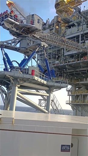 Active Stabilization Bridge Between a Ship and a Platform | Gangway Stabilization System