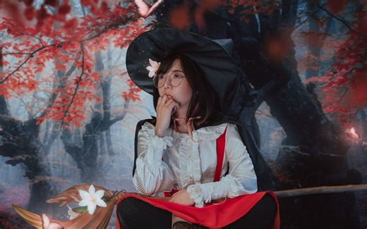 Which games did LilyPichu stream on Twitch in 2021?