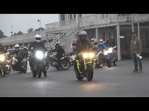バイク乗りの憧れウイリー！自分の愛車に乗ってツーリングがてら集合！日本初のウイリー教室！生徒３０名と練習してみた！これがウイリーキャンプだ！