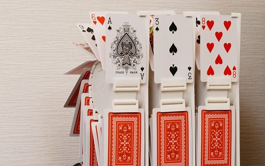 基于 ESP32 制作的扑克牌创意时钟