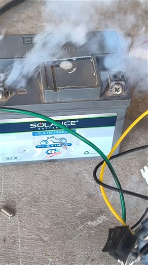 How to charge 12v battery​12v battery charging guide for beginners​Car battery charging #dcchargers