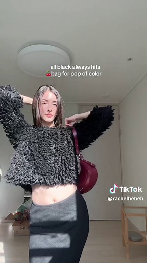Hot Stepmom Fashion Show: Sexy Outfit Inspiration