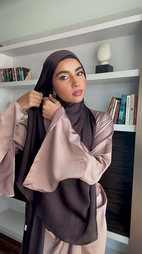 Hijab tutorial for round face. To give smaller face illusion