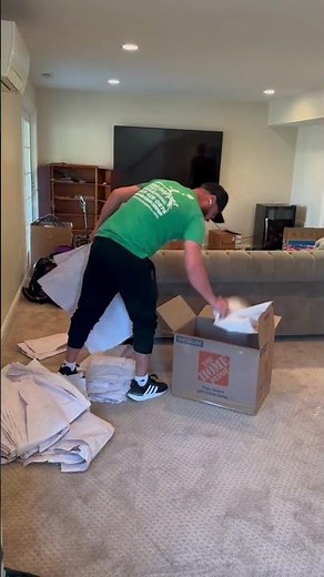 Packing is faster and safer when done by Boston' Pro Movers 📦💪 #boston #movingday