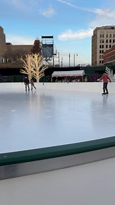 This is your last chance to skate on our 3,600 sq. ft. ice skating rink at AutoZone Park! Plus- there’s a fireworks show at 8 p.m. ⛸️🎆🎇 🎟️: https://bit.ly/485cTQh | Memphis Redbirds