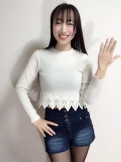 最初のMの文字を失敗してしまったやつ。笑 #ティロリチューン #おすすめのりたい #デニムコーデ #いいねお願いします #おどってみた #パンプダンス