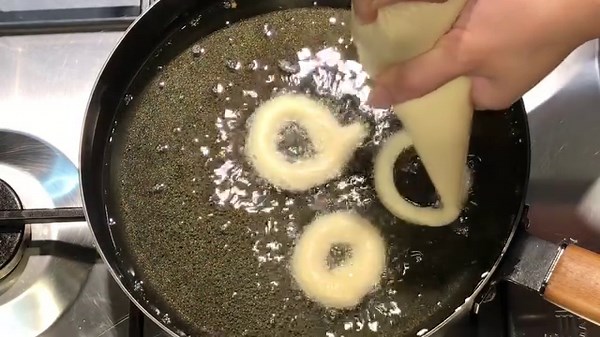 3.7K views · 40 reactions | Hello Fam!!! Make this mini donuts at home using pancake mix!! Easy to make, delicious and affordable. Share your mini donut photos in the comments below. who loves donuts  #minidonuts #minidonutsrecipes #recipe2023 #donutrecipe #donuts #donutsarelife #pancake #pancakemix #easytomakerecipe #recipeforyou | Yummy Dish TV | Facebook