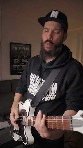 This is the Line 6 M5 Stompbox Modeler