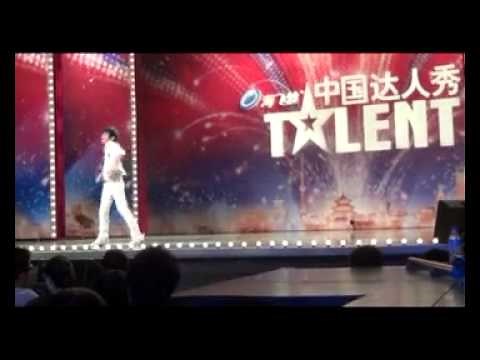 12 year old boy David singing The Diva dance from The Fifth Element