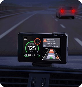 Je passe en mode sombre pour le Black Friday ! 🖤 L’interface du Coyote Max passe du mode clair en journée ☀️ au mode sombre à la tombée de la nuit 🌙 pour toujours plus de lisibilité des informations essentielles. 💡 Cependant, je peux choisir l’une des deux apparences ⚫️⚪️ en continu selon mes préférences directement dans les paramètres. #BlackFriday #CoyoteMax | Coyote France