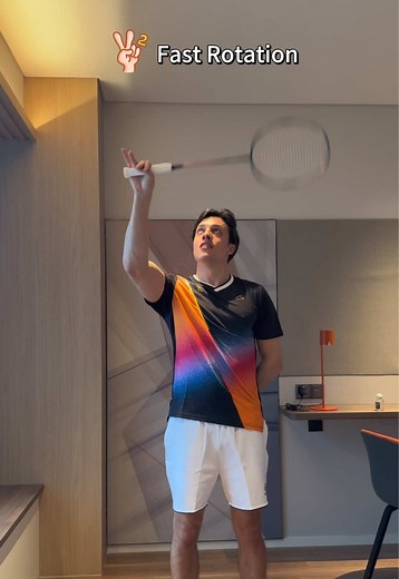 How Squeezing your grip helps you to get a powerful smash in Badminton 🏸 Here's some home drills / exercises to learn how to squeeze your grip and when to, as well as a step by step tutorial for learning how to smash at home 🏡 If you want more badminton tutorials follow me to be part of my