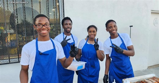 California twins turn summer hustle into "Glizzy Street" hot dog sensation