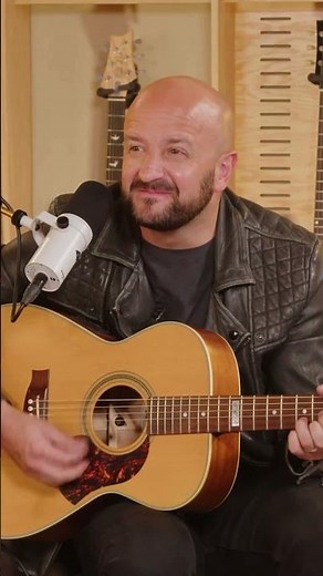 Alex Lora cantando “She’s A Rainbow” de los Rolling Stones. 🌈🎸