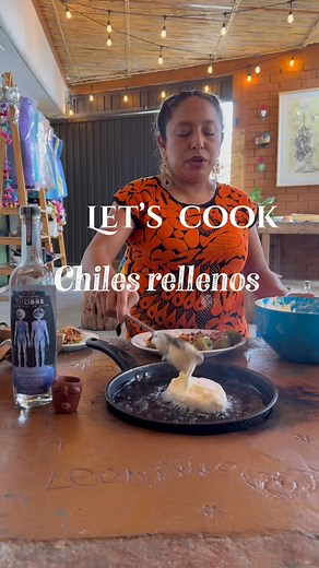 Pasteleria | Dos Corazones by chef Adhey on Instagram: "Let’s cook Chiles Rellenos 👍😀 Mezcal : @hombrelibre_spirits #cheflife #cookingclasses #cookingclass #oaxacaexperience #recetasdecocina #recetas #recetasfáciles #recetasquefuncionan #comidamexicana #comidaoaxaqueña #tripadvisor #viator"