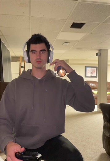 Phasmophobia Gameplay: Chasing Ghosts and Winning Streaks