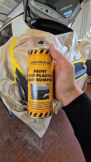 Chamäleon GmbH | Materials for professional car body repair on Instagram: "Bumper Fix: Pro results with ZERO spray guns! 🛠🔥 Working with @il_preparatore_2.0 to show you how a bumper repair should look using ONLY aerosols from CHAMÄLEON. Fast, budget-friendly, and no compressor needed. 🇩🇪 The Workflow: 1️⃣ 507 Elastic Putty: High flexibility, sands like butter. Perfect for plastic. 2️⃣ Plastic Primer: Your secret for insane adhesion. Don’t skip it! 3️⃣ Primer Pro: (Replacing the old Multi-Fil