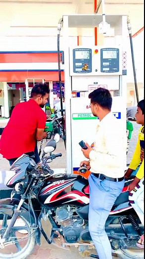 41M views · 593K reactions | petrol pump पे झोल  #petrolpump #petrol #comedy #funny #viral | Malwa Comedy | Facebook