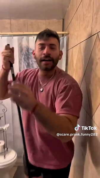 Just a light-hearted scare prank 😄 No harm, just laughs! #safeprank #harmless #funonly #comedyvideo #pranktok