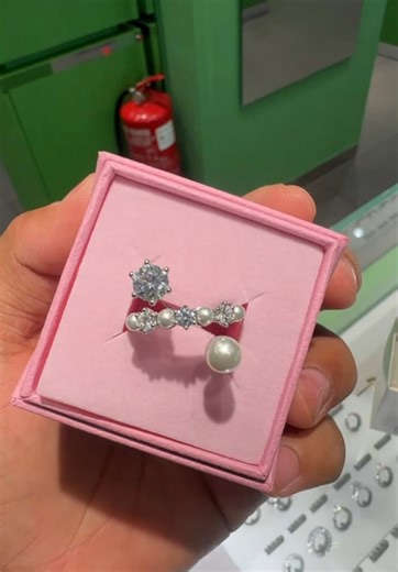 Elegant Swarovski Crystal Pearl Ring