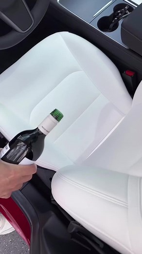 How to clean white tesla seats #tesla #fullselfdriving #elonmusk @Carlos Espinoza