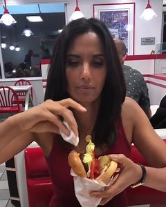 👩🏽💕🍔 | Padma Lakshmi