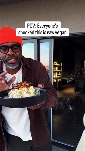 Who doesn’t want to start 2026 feeling like their own version of a superhero? 🦸🏾‍♂️ This is a raw vegan Rasta pasta made with jerk-seasoned, dehydrated oyster mushrooms, a creamy coconut-cashew Caribbean sauce, zucchini noodles, and red, green, and yellow bell peppers, finished with fresh chives. This recipe is going into the updated version of my Mindful Eating e-book. It already has 30 raw vegan recipes, and this new drop is about to be loaded. I’m releasing it next week, just in time to pre