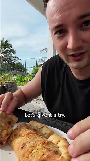 $7 Pizza In The Maldives 🇲🇻
